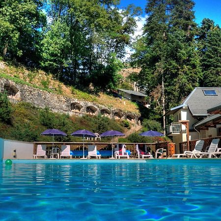 Hotel Les Chalets บรีดเดอ-เล-แบ็ง ภายนอก รูปภาพ