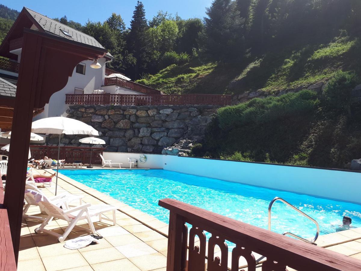 Hotel Les Chalets บรีดเดอ-เล-แบ็ง ภายนอก รูปภาพ