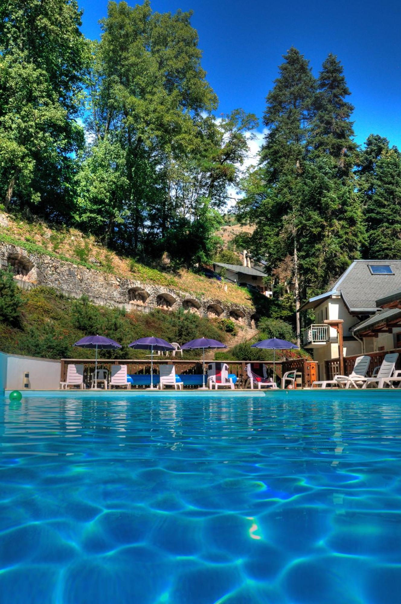 Hotel Les Chalets บรีดเดอ-เล-แบ็ง ภายนอก รูปภาพ