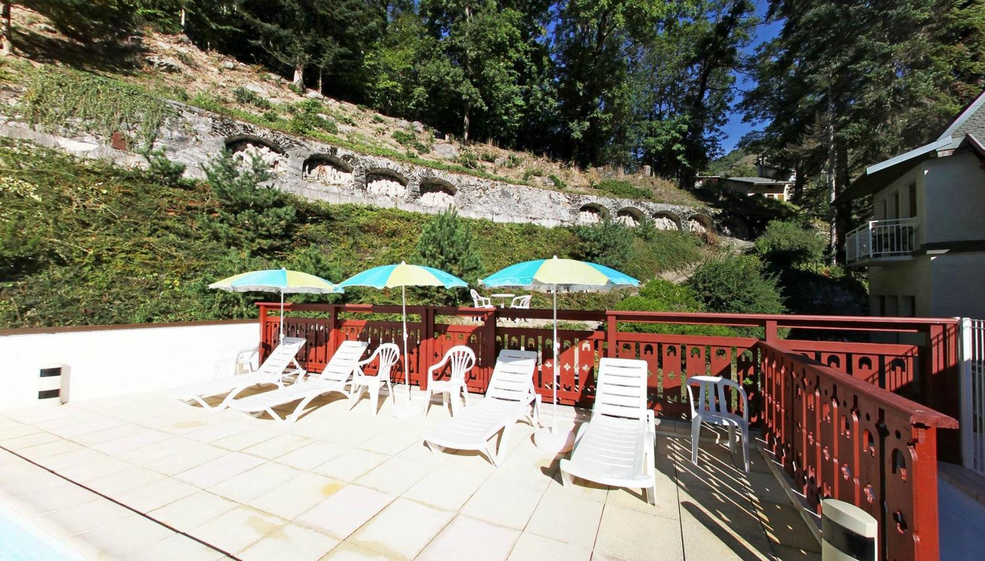 Hotel Les Chalets บรีดเดอ-เล-แบ็ง ภายนอก รูปภาพ